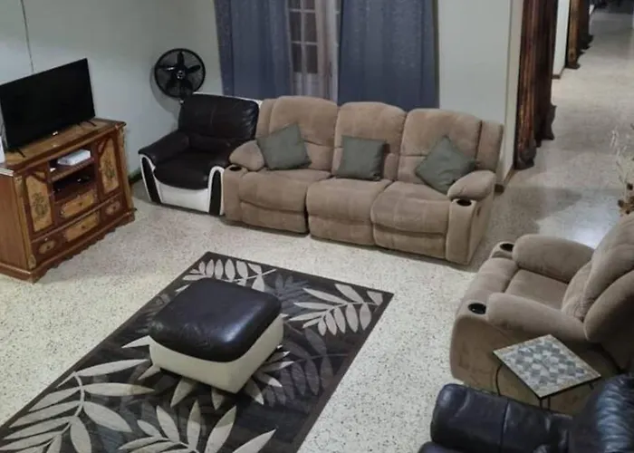 Сasa de vacaciones 3-bed House Sleeps 6 With Mountain Views
