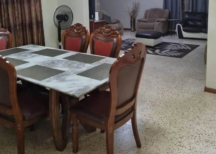3-bed House Sleeps 6 With Mountain Views *