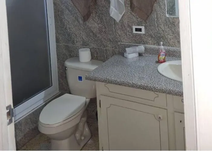 3-bed House Sleeps 6 With Mountain Views Сasa de vacaciones Ocho Ríos